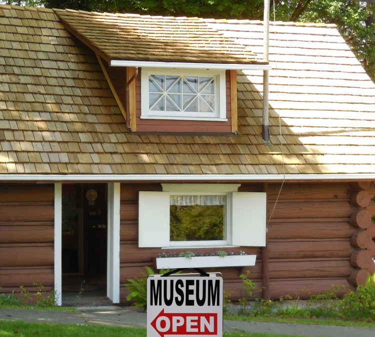 log-cabin-museum-photo